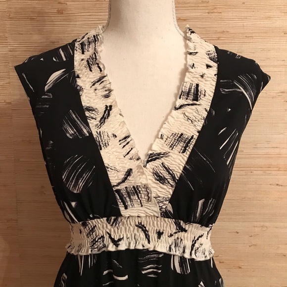 BCBG Black/White Top (XS) - Picture 2 of 6